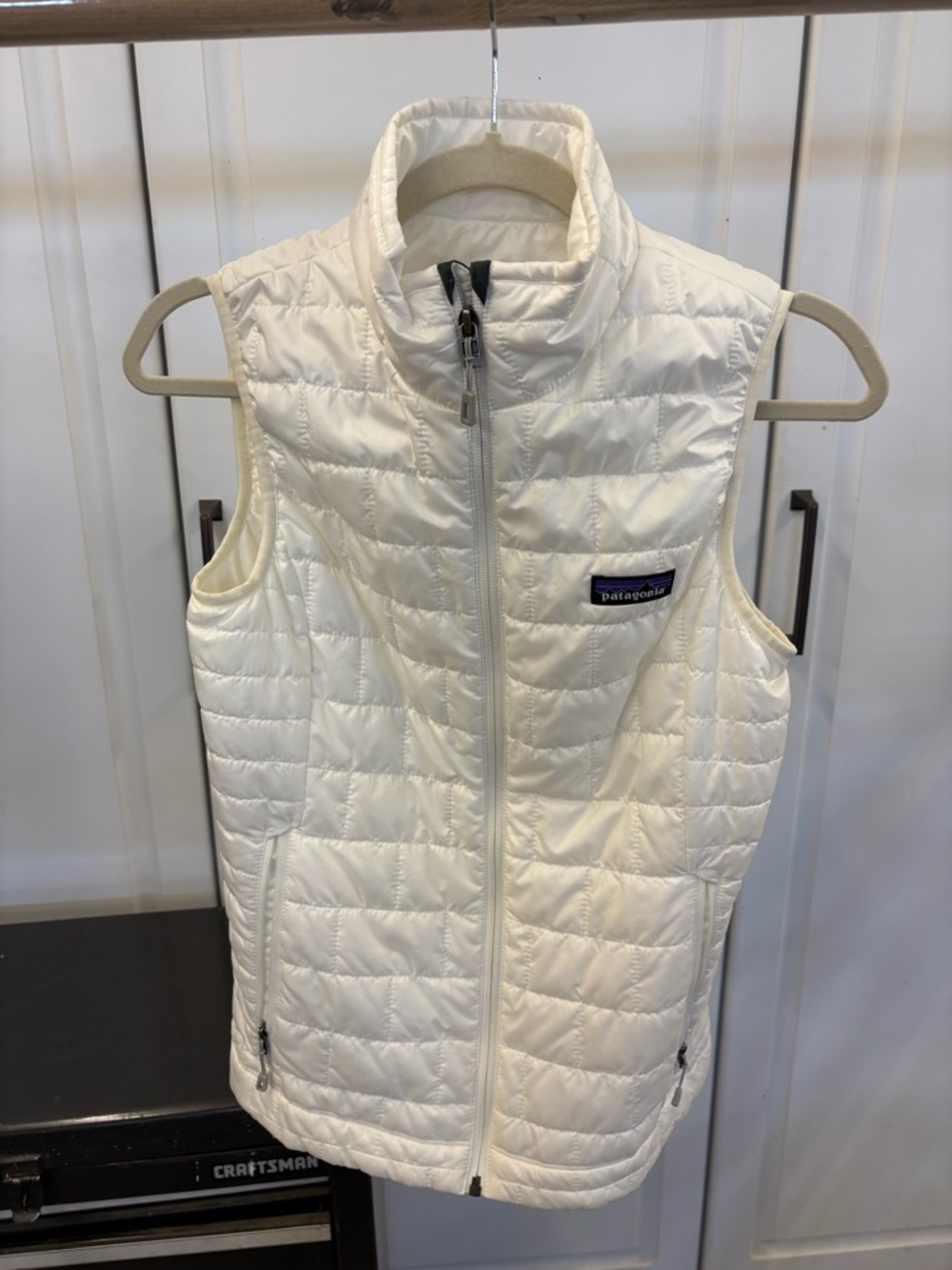 Patagonia White Jacket with Multicolor Logo Patch